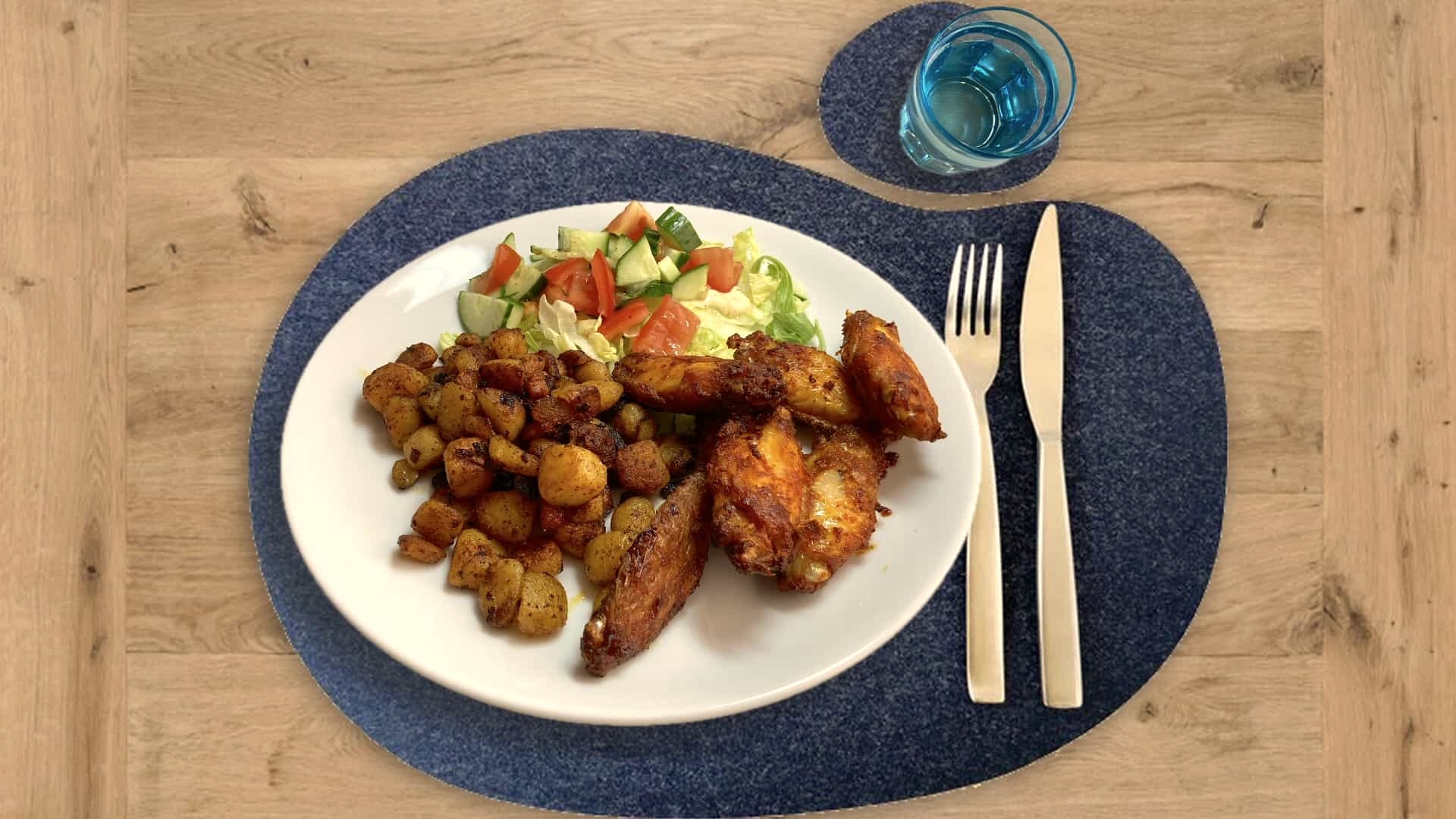 Kippenvleugels krieltjes en sla