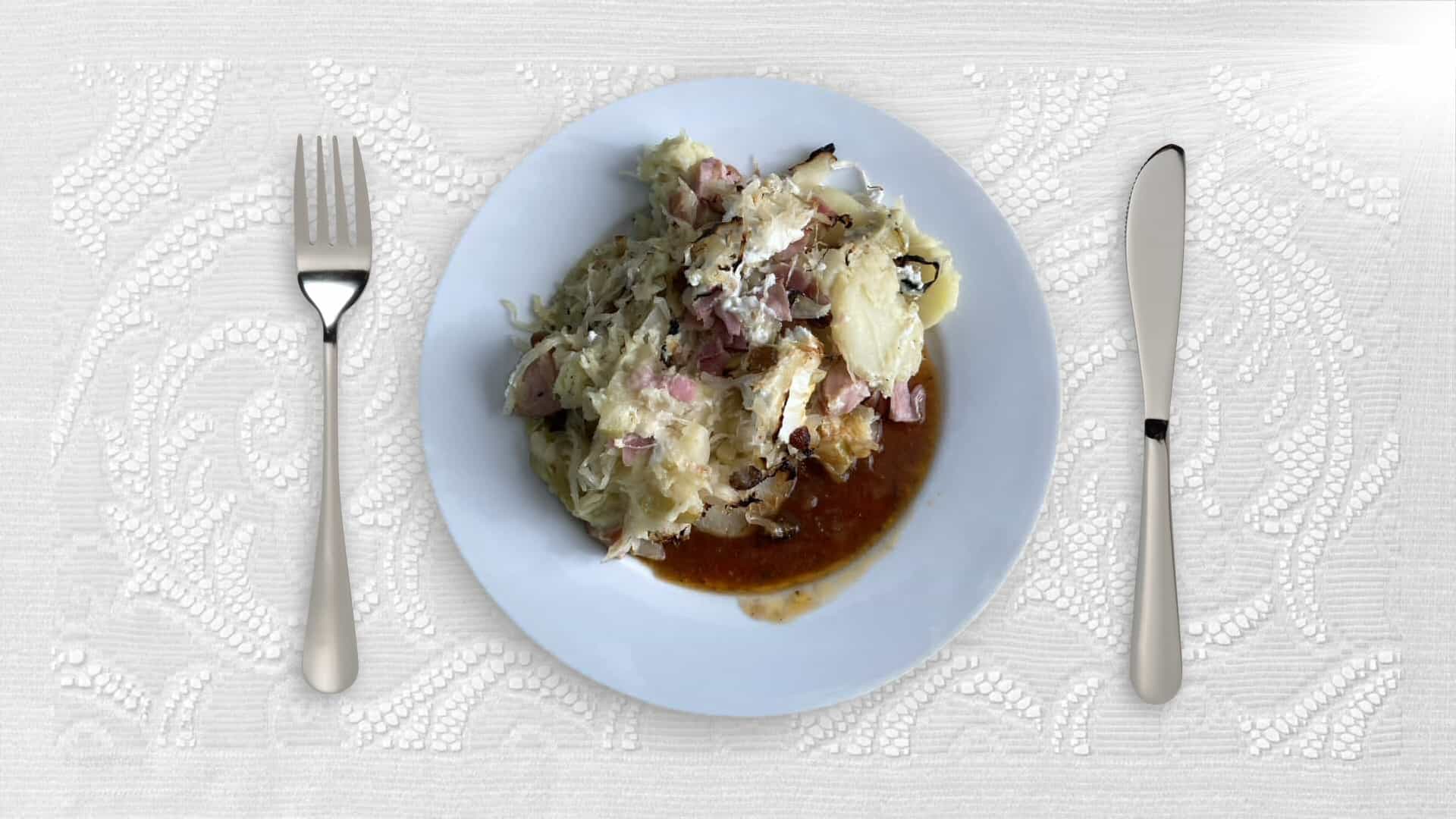 Zuurkool met geitenkaas en appel