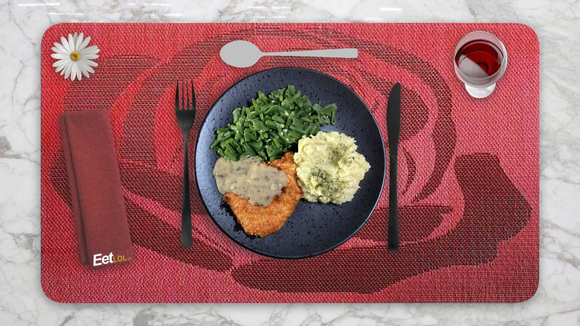 Schnitzel met snijbonen en aardappelpuree