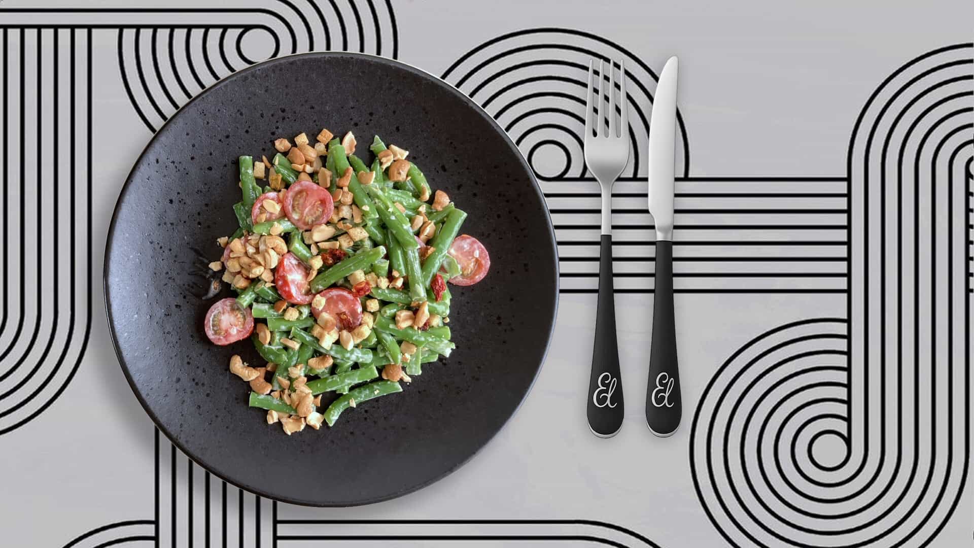 Sperziebonen met tomaat en nootjes