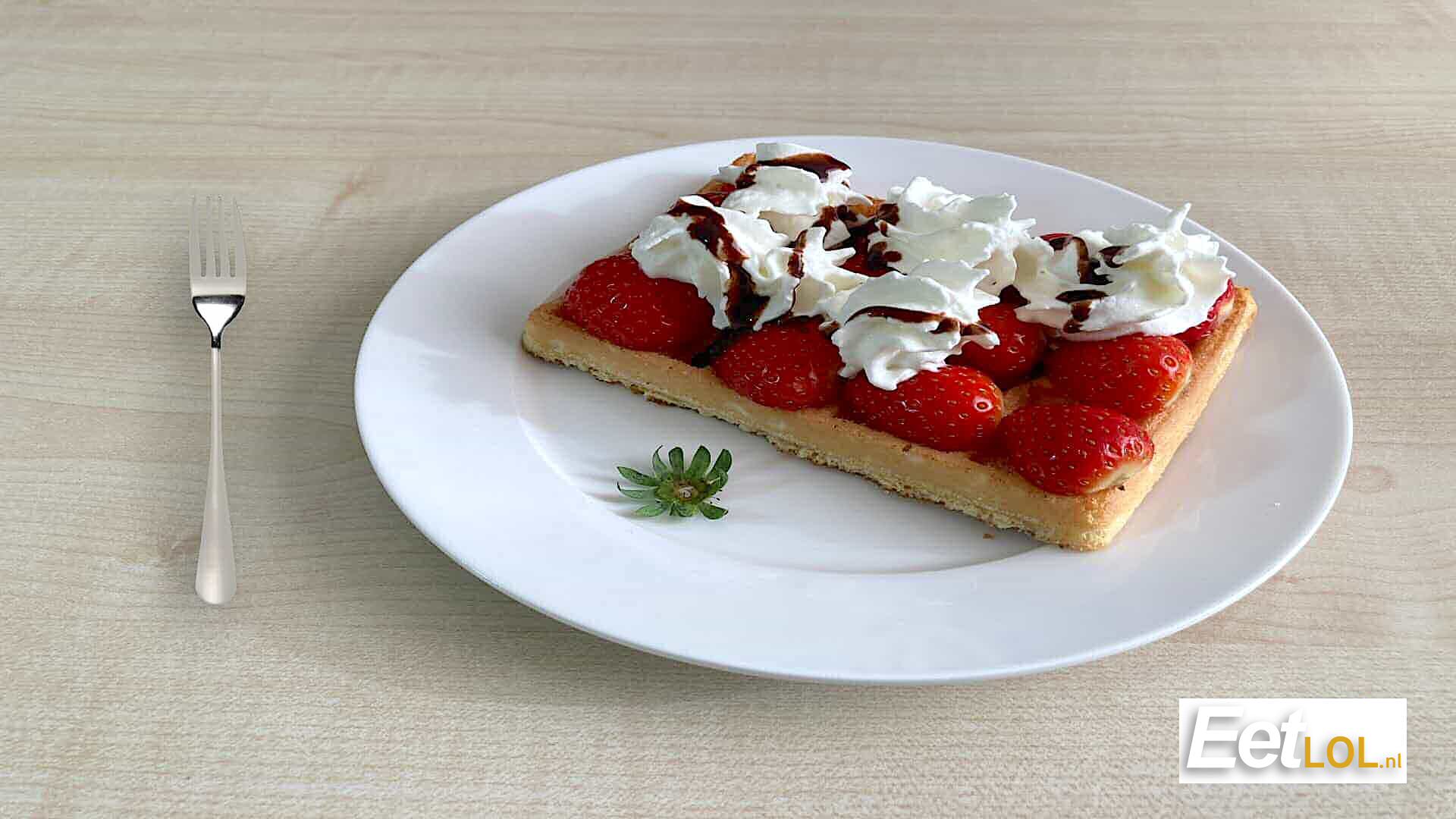 Brusselse wafel met aardbeien en slagroom