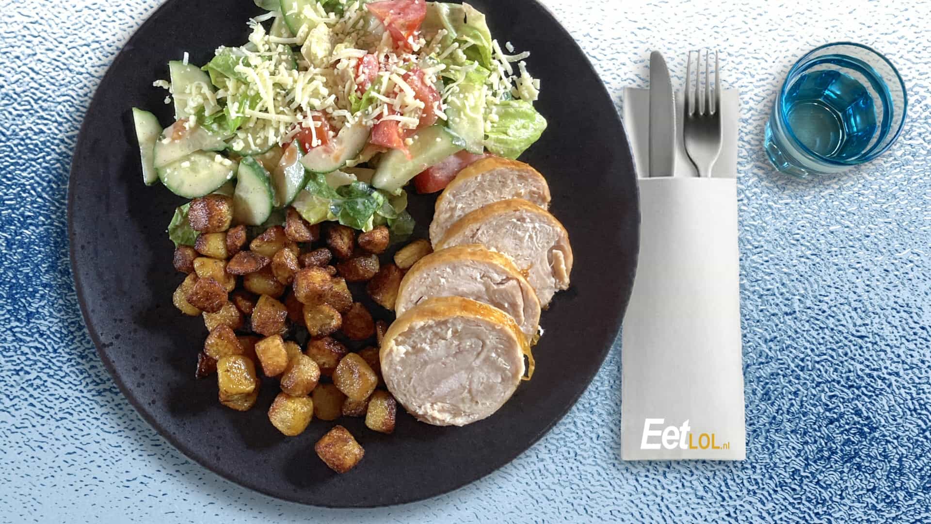 Kiprollade met caesarsalade en krieltjes