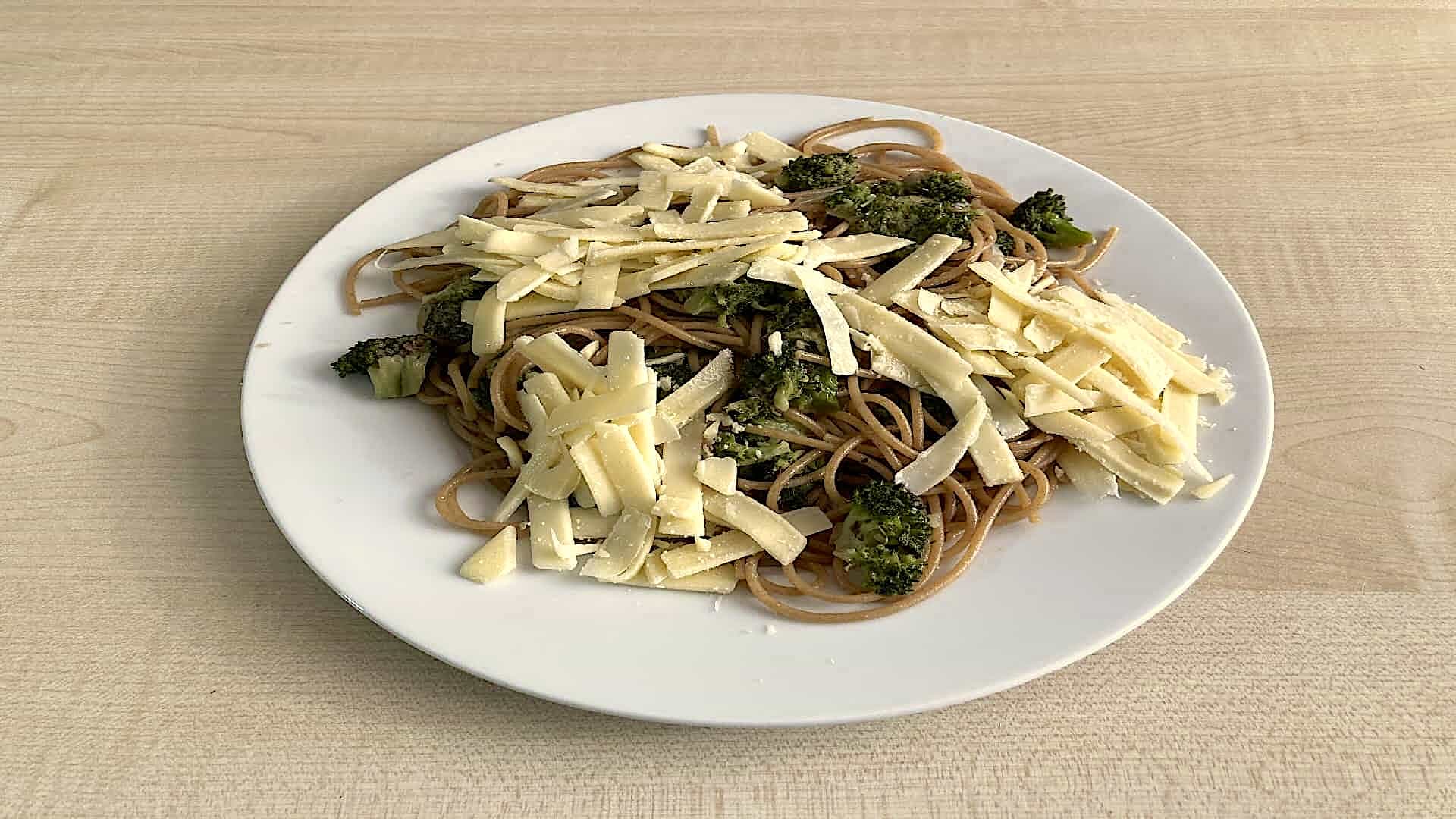 Spaghetti ansjovis met broccoli en bimi