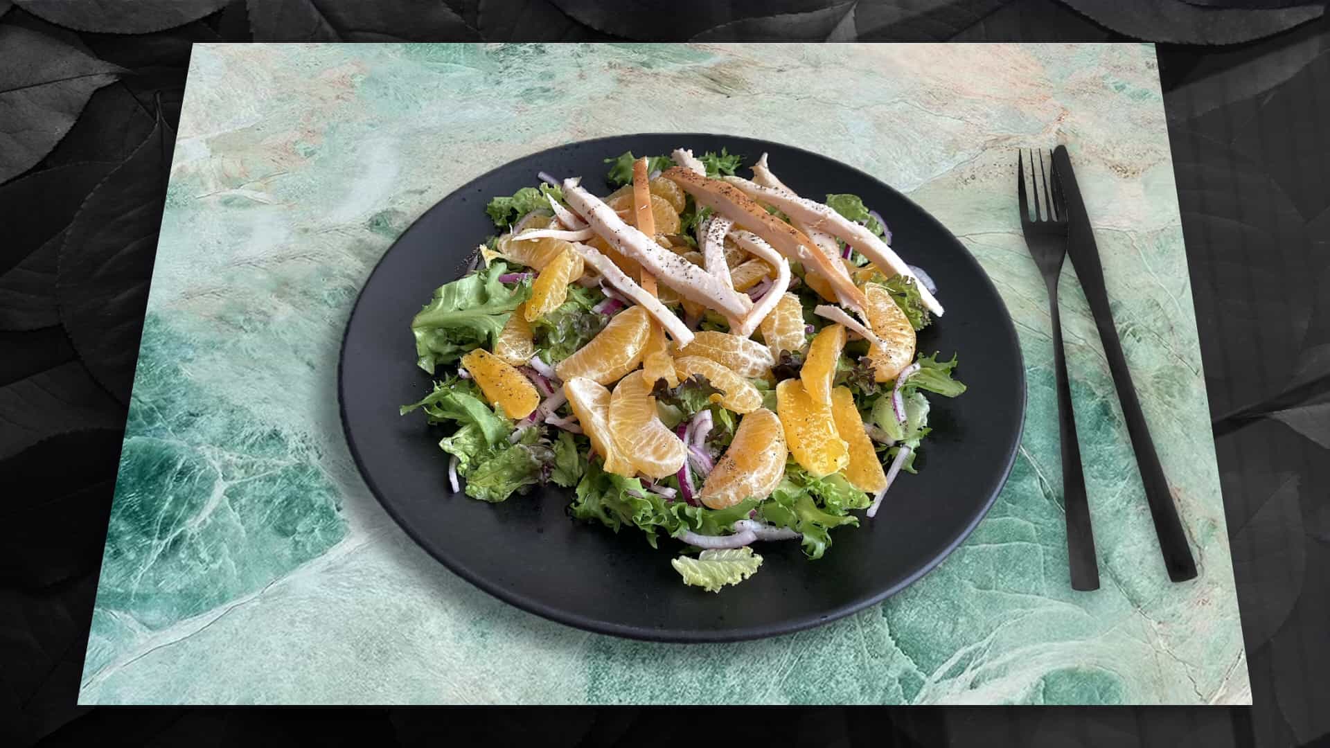 Mandarijnsalade met gerookte kip