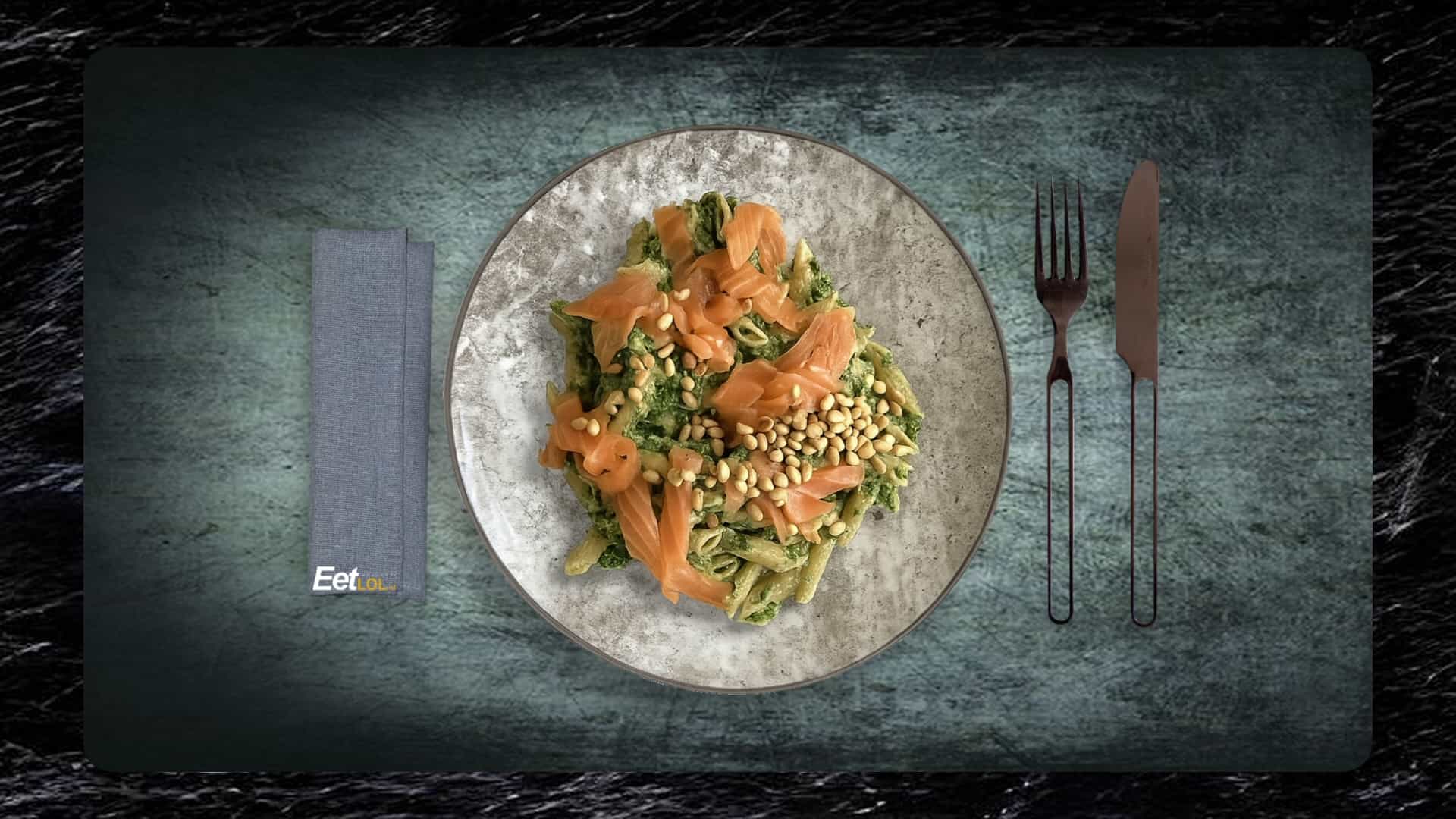 Penne met spinazie en gerookte zalm